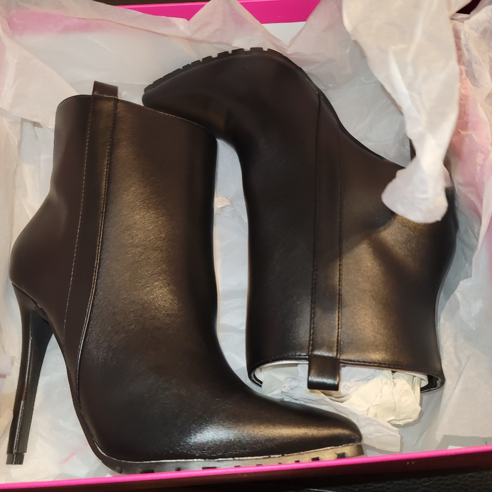 Women booties